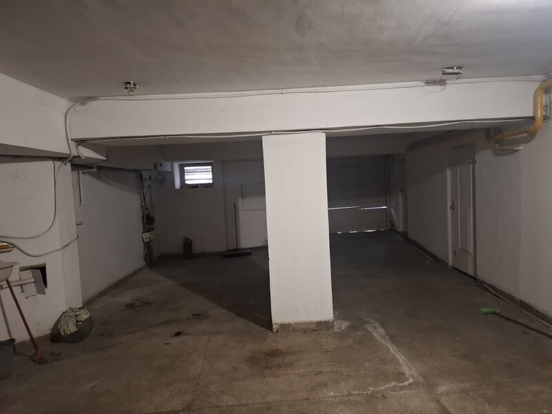 Aurel Vlaicu vizavi de Dinamo, vand garaj spatiu comercial stradal sup. 48,